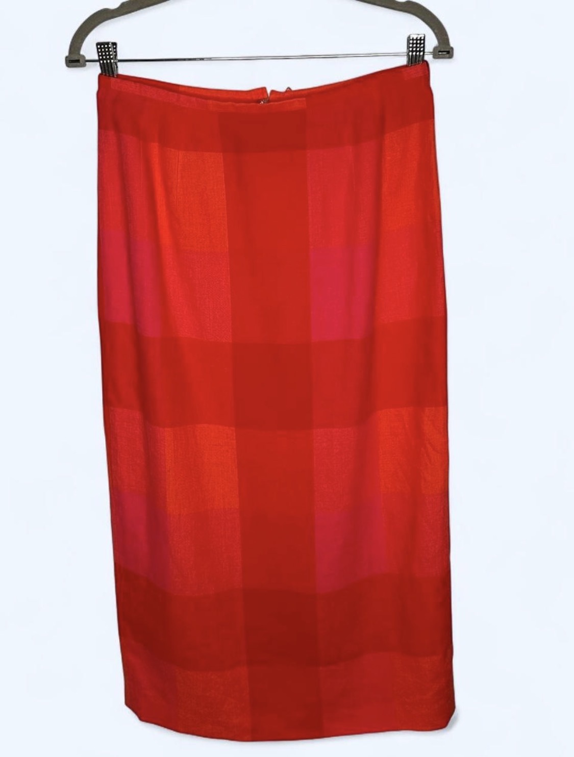 Classic and Timeless Linen Pencil Skirt