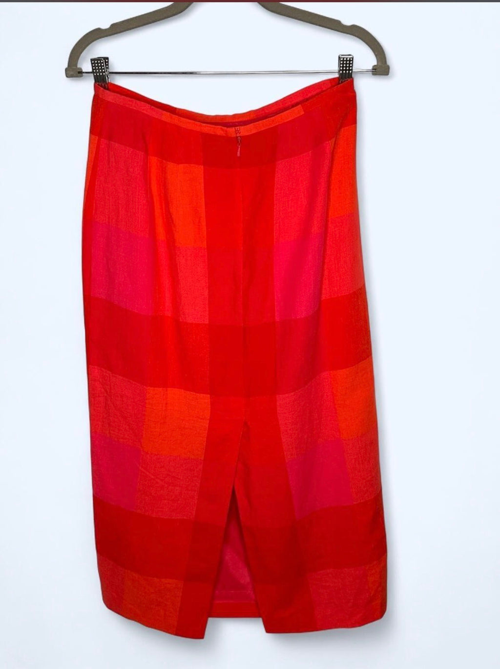 Classic and Timeless Linen Pencil Skirt
