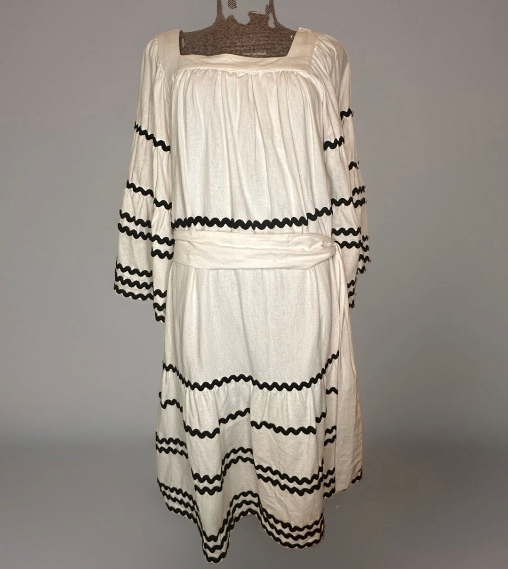 Whimsical Ivory Flowy Dress Size Small